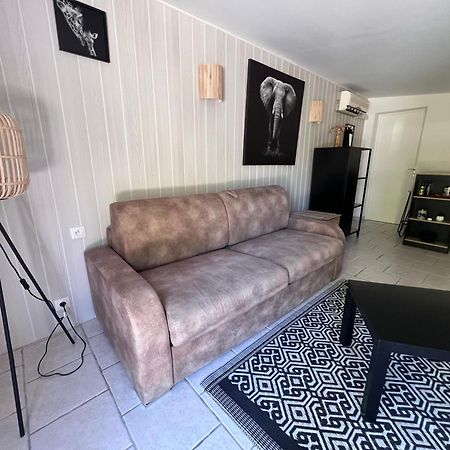 Lovina Chambre De Charme Avec Jaccuzi Velaux Kültér fotó