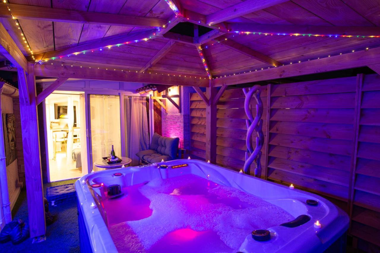 Lovina Chambre De Charme Avec Jaccuzi Velaux Kültér fotó