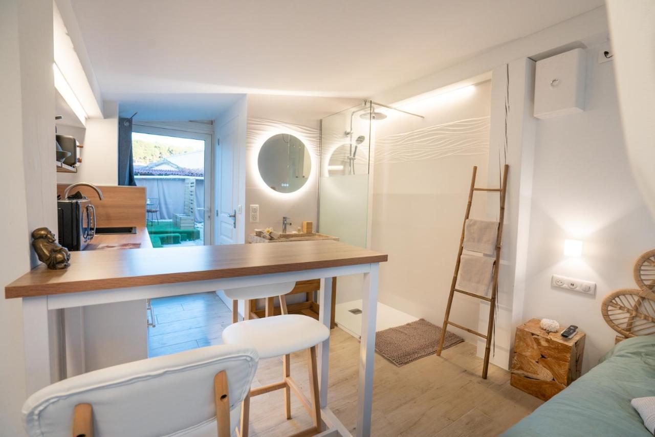 Lovina Chambre De Charme Avec Jaccuzi Velaux Kültér fotó