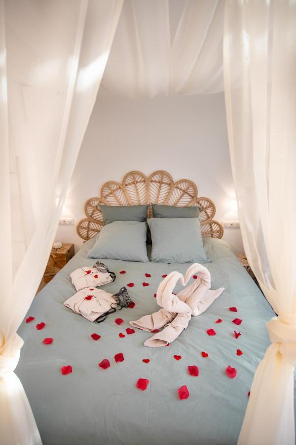 Lovina Chambre De Charme Avec Jaccuzi Velaux Kültér fotó