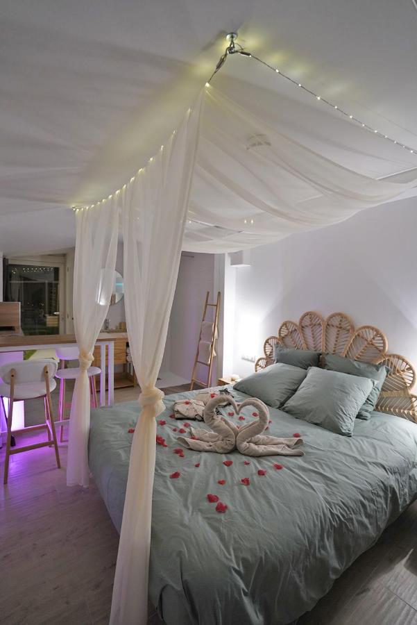 Lovina Chambre De Charme Avec Jaccuzi Velaux Kültér fotó