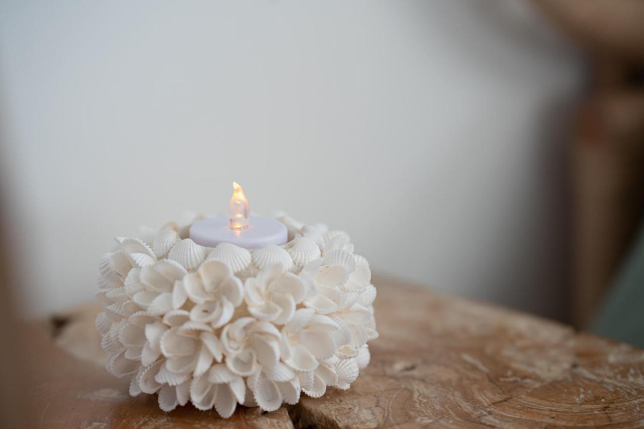Lovina Chambre De Charme Avec Jaccuzi Velaux Kültér fotó