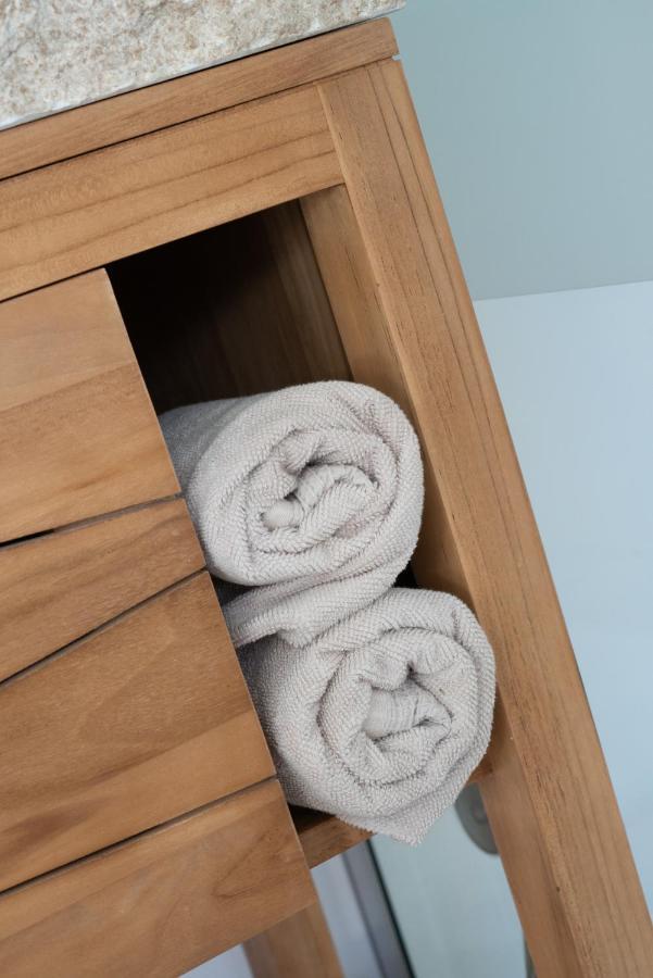 Lovina Chambre De Charme Avec Jaccuzi Velaux Kültér fotó